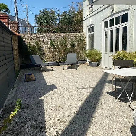 La Cote Villa *